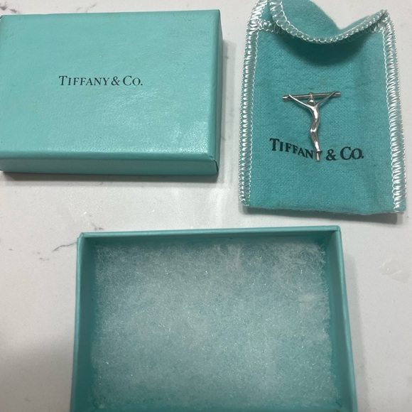 Crucifex Necklace - Picture 3 of 4